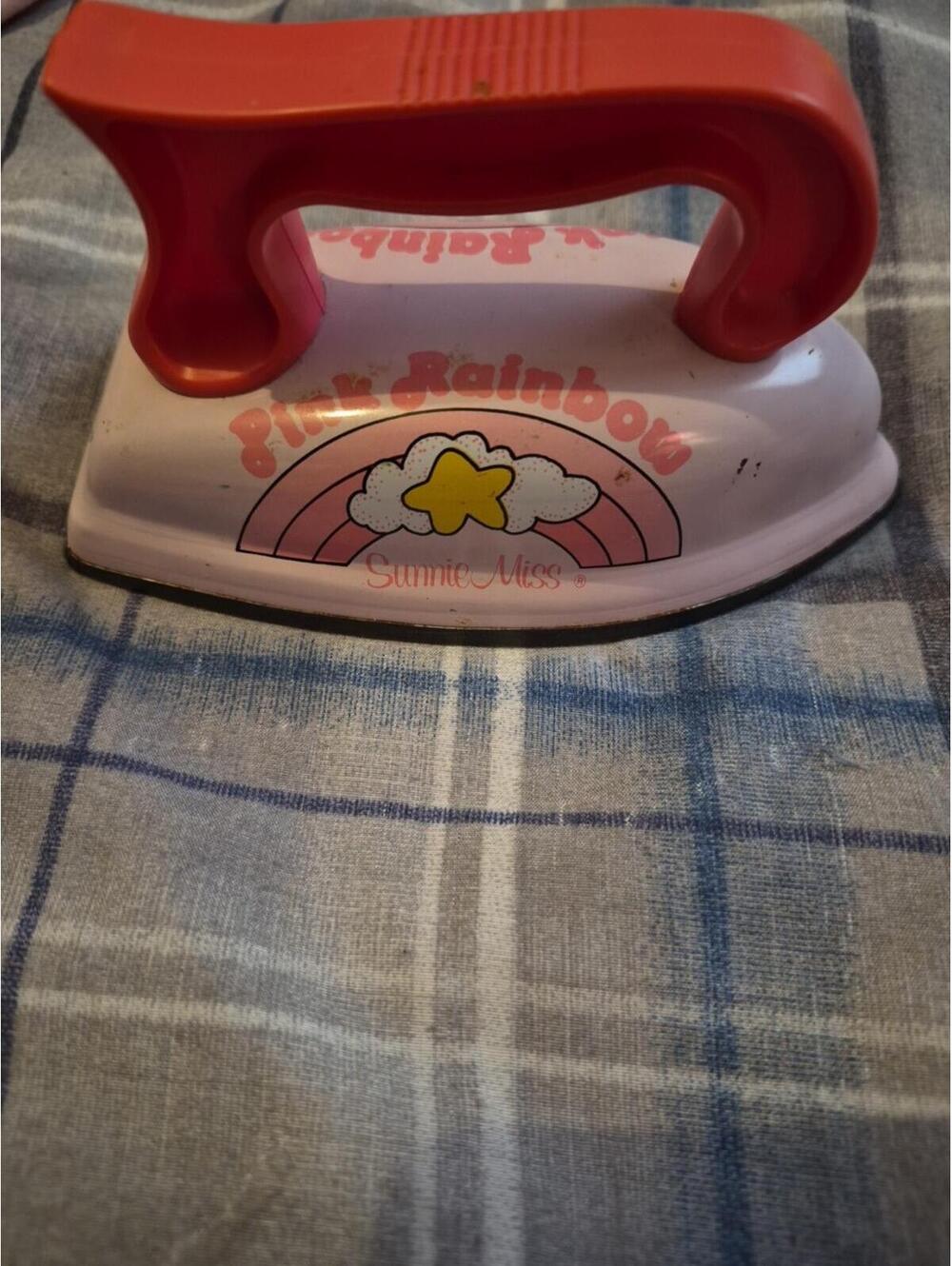 VINTAGE SUNNIE MISS PINK RAINBOW TOY IRON OHIO ART 5.5"